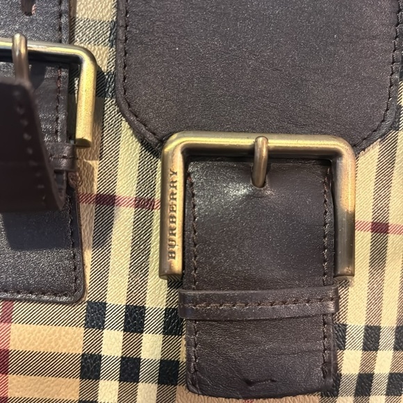 Vintage Burberry in PVC Leather - Picture 7 of 10